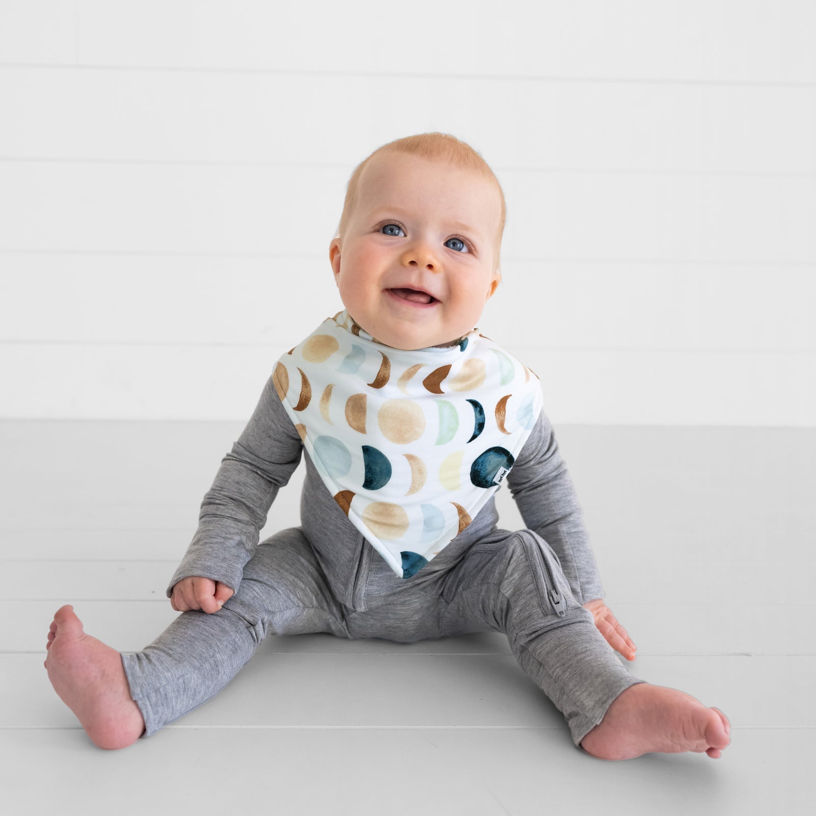 Luna Neutral Bandana Bib