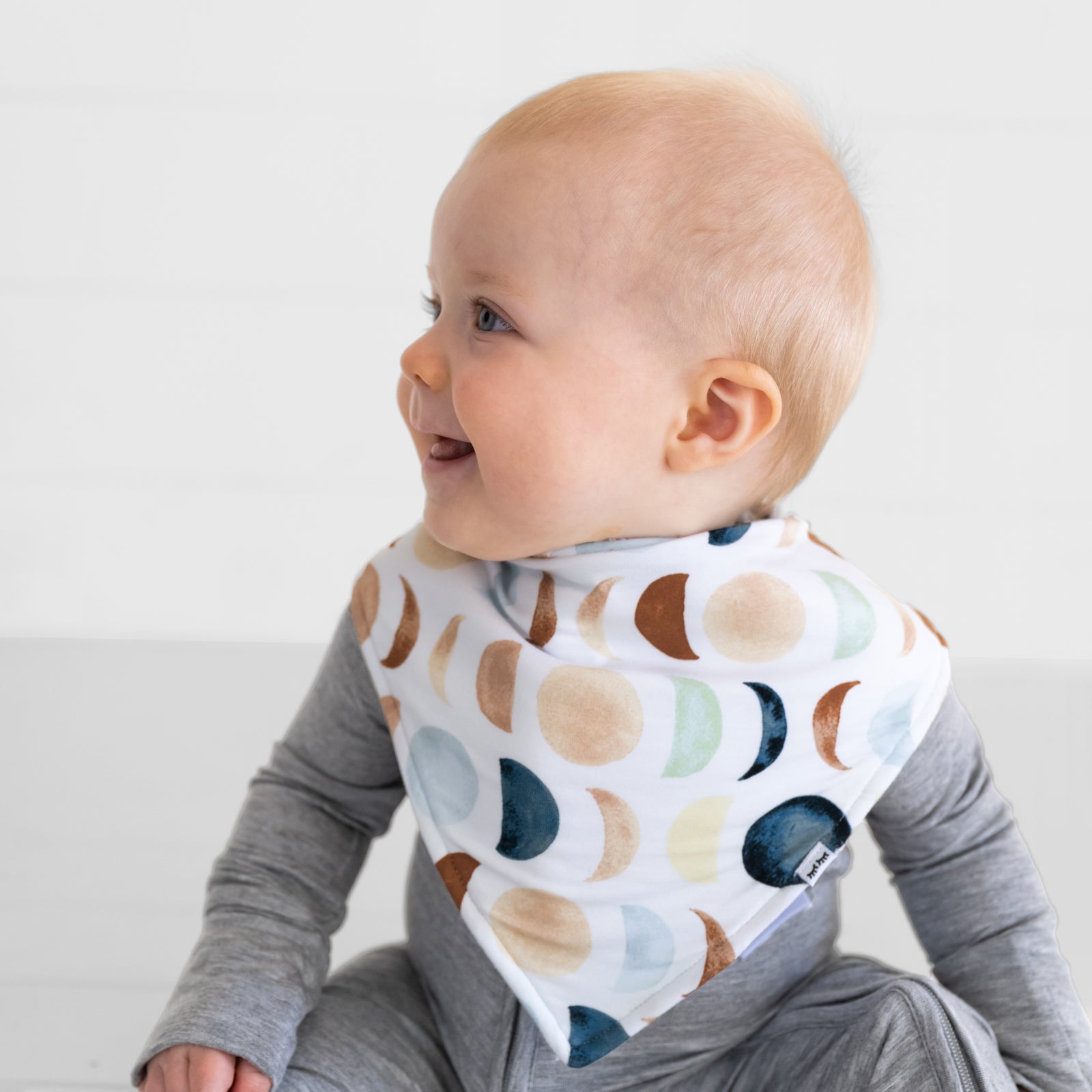 Luna Neutral Bandana Bib